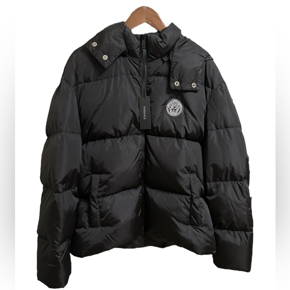 Make an offer! NWT Versace Puffer Jacket​ - Picture 1 of 4